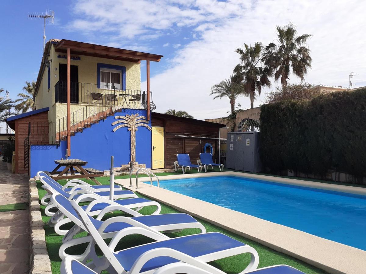 Hostal Oasis Denia Exterior photo